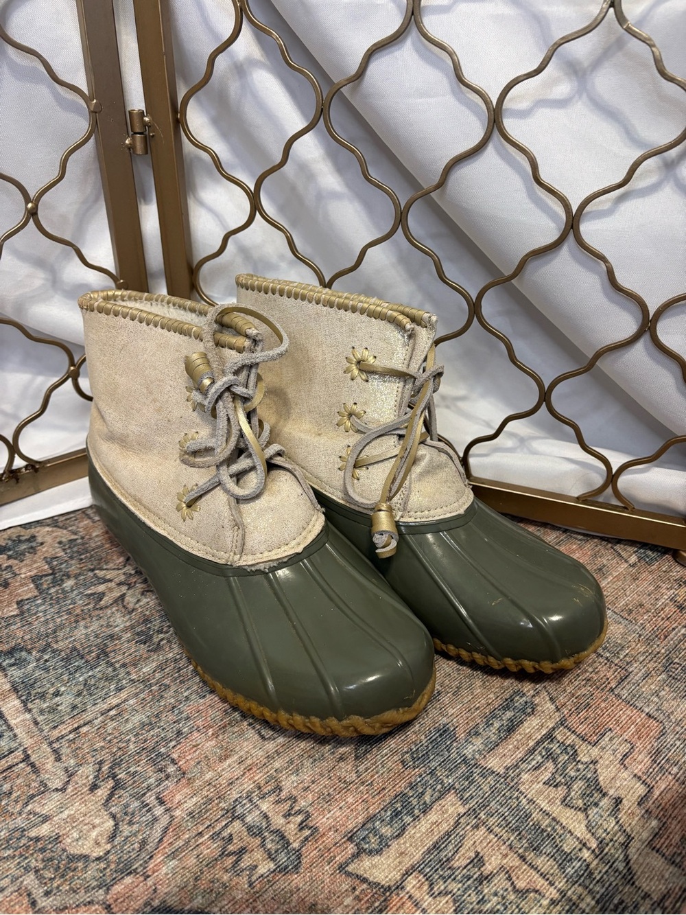 Jack Rogers Olive and Cream Lace-Up Duck Boots size 9
